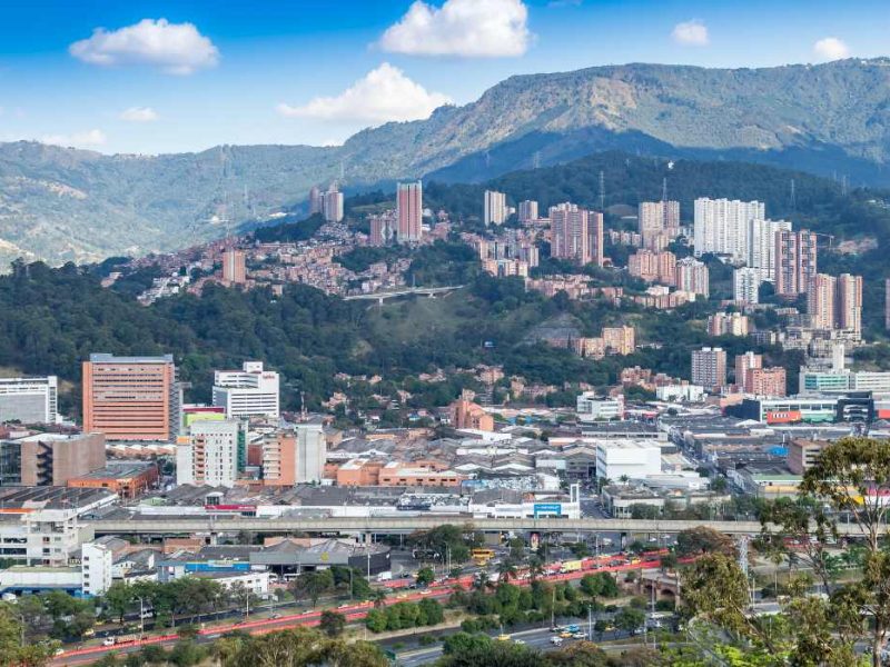 poblado epicentro medellín