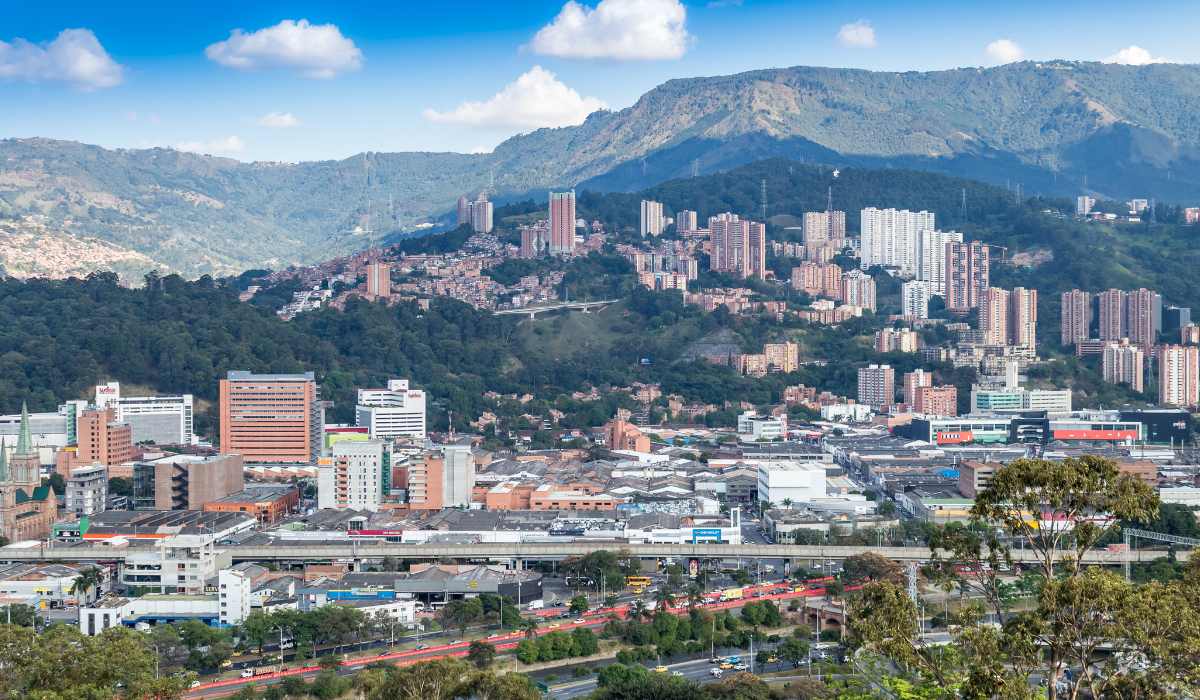 poblado epicentro medellín